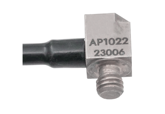 Вибропреобразователь ускорения миниатюрный с зарядовым выходом трехкомпонентный AP1022