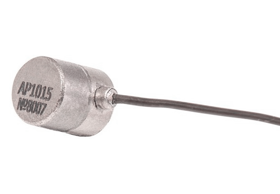 Вибропреобразователь ускорения миниатюрный с зарядовым выходом однокомпонентный AP1015