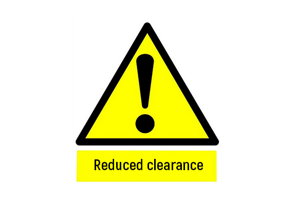Railway sign «Reduced clearance»