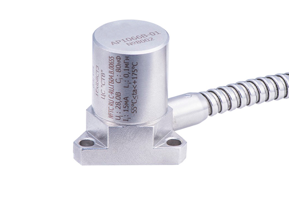 Вибропреобразователь ускорения промышленный с зарядовым выходом однокомпонентный AP1066B-01