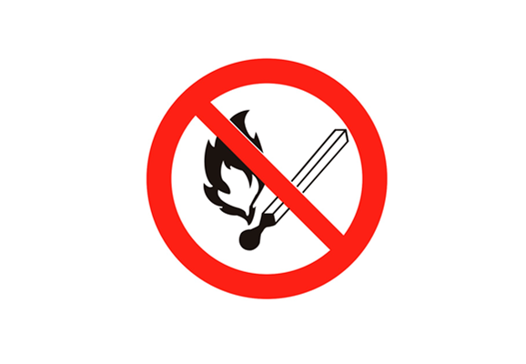 Запрещающий знак «Запрещается пользоваться открытым огнем и курить» (100х100 мм)