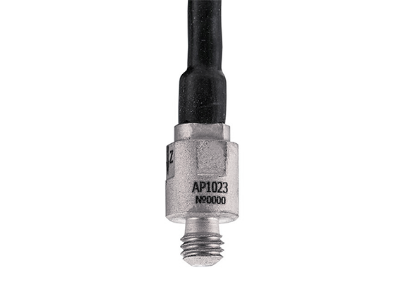 Вибропреобразователь ускорения миниатюрный с зарядовым выходом трехкомпонентный AP1023