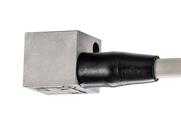 Вибропреобразователь ускорения с зарядовым выходом общего назначения трехкомпонентный AP1080