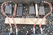Interthrottle bonding jumpers