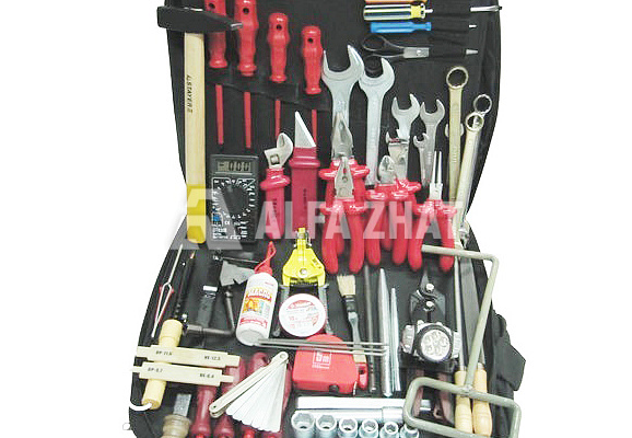 Set of electromechanical tools for maintenance of wayside signaling devices Set of electromechanical tools for maintenance of wayside signaling devices